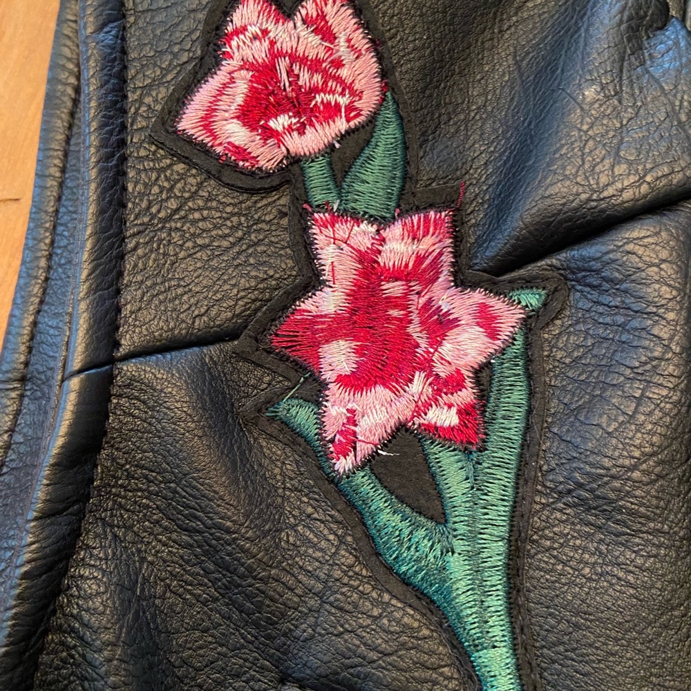 Faux leather vest - Picture 5 of 15